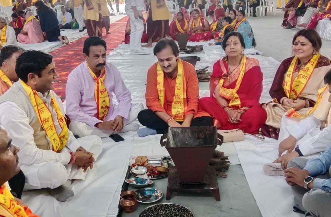 समस्याओं का समाधान है भागवत गीता :