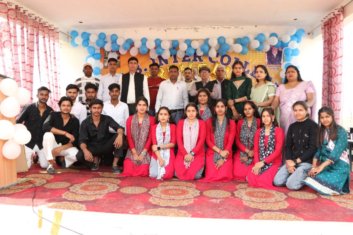 पूर्व छात्र -छात्रायो द्वारा किया गया रंगा रंग कार्यक्रम : मेरठ एस० एस० बी० इण्टर कॉलिज में आज विदाई समारोह :