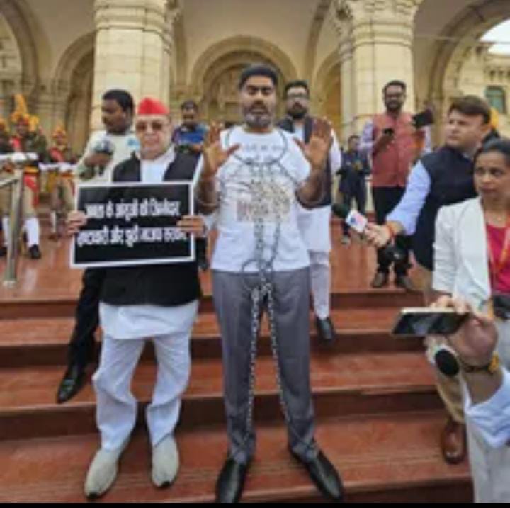 विधायक जी बने “आज़ादी के बंदी”: