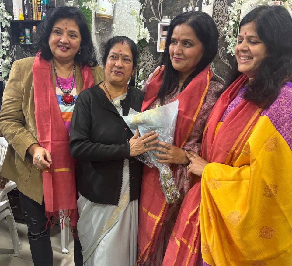 डाज़लिंग दिवास सैलून पर हुआ सर्वहित संस्था द्वारा महिला शक्ति मंथन का कार्यक्रम :