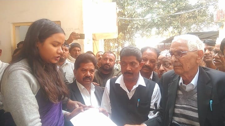 अधिवक्ताओं पर नए एक्ट एगेन्डगेन्ट एक्ट-2025 के विरुद्ध उप जिलाधिकारी को दिया ज्ञापन :