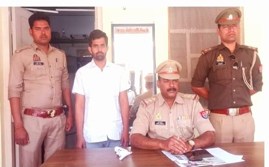 मवाना पुलिस द्वारा घर में घुसकर मारपीट करने को लेकर वांछित अभियुक्त को गिरफ्तार कर जेल भेजा :