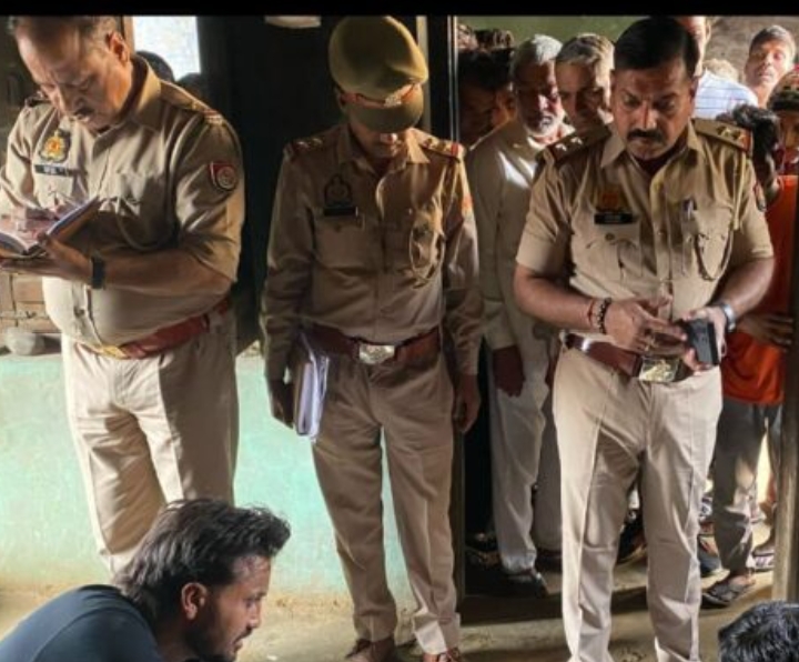 संदिग्ध परिस्थिति में फांसी के फंदे पर कमरे में लटका मिला युवक का शव पुलिस मामले की जांच में जुटी :
