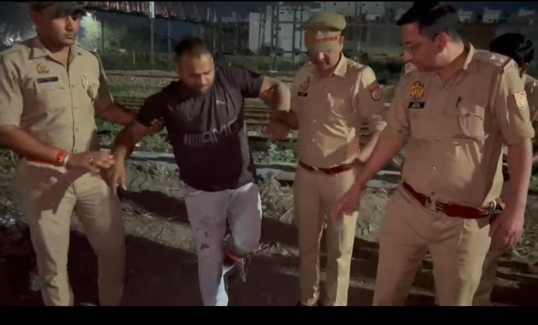 जनपद हापुड़ में बीते रात 20/3/2025 को एक शातिर अपराधी के साथ हुई मुठभेड़।शातिर अपराधी पैर में लगी गोली और अपराधी हुआ घायल :