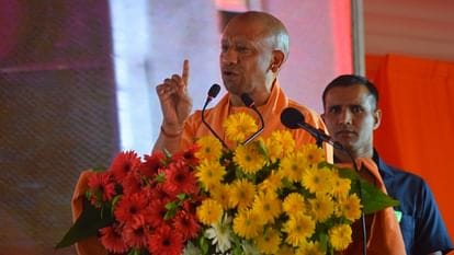नाथ नगरी में बोले योगी आदित्यनाथ,अब दंगा नहीं,सब चंगा,सपा मुखिया को गोबर से दुर्गंध आती,अपने कृत्यों से नहीं :