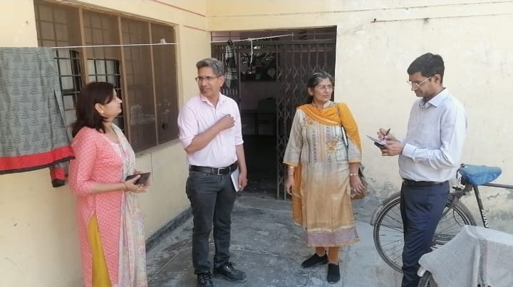 मवाना के कस्तूरबा गांधी आवासीय विद्यालय का दो सदस्यीय टीम ने निरीक्षण :