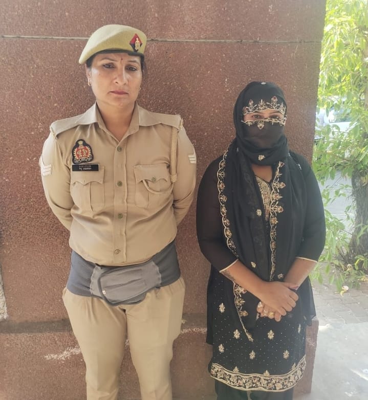 सीजेएम न्यायालय के अरेस्ट वारंट पर एएचटीयू और मवाना पुलिस टीम ने महिला को गिरफ्तार किया :