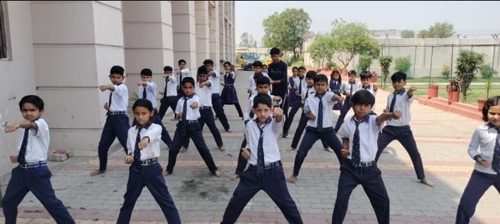 दिल्ली ग्लोबल स्कूल में आयोजित हुआ आत्मरक्षा शिविर :
