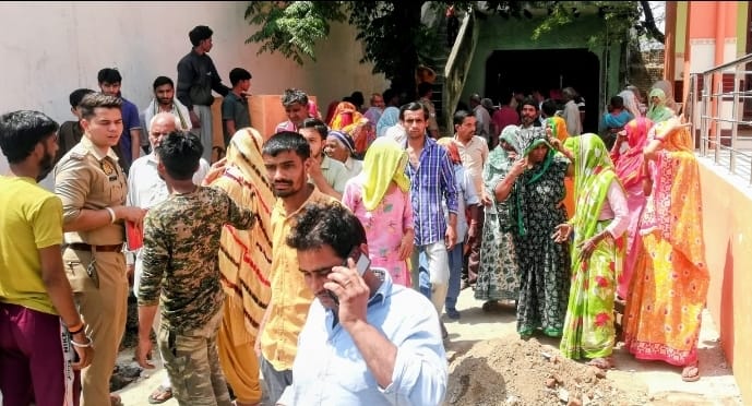मवाना के गांव खेड़की जदीद मे एक ही समुदाय के दो पक्षों में मन्दिर को लेकर हुआ विवाद :