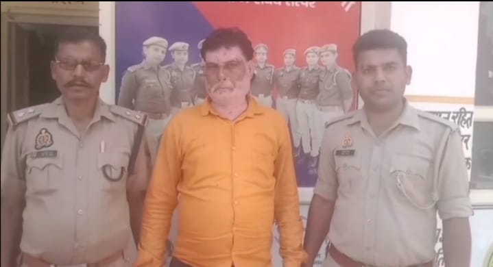 मवाना पुलिस द्वारा चेकिंग करते हुए 40 देसी पौव्वे के साथ एक व्यक्ति गिरफ्तार :