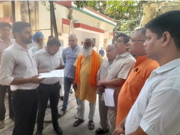राष्ट्रीय हिन्दू संघर्ष समिति के पदाधिकारी ने अवैध रूप से चल रहे होटलो मे वेश्यावृत्ती को लेकर खिलाफ उप जिलाधिकारी को ज्ञापन सोपा :
