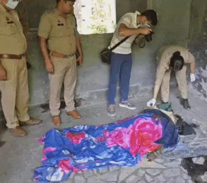 खंडहर में मिली महिला की न्यूड लाश से सनसनी – दुष्कर्म और हत्या की आशंका, पुलिस जांच में कई सवाल :