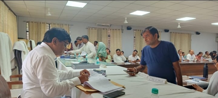 तहसील समाधान दिवस में बीजेपी मीडिया प्रभारी ने बेटी का गलत ईलाज करने का आरोप को लेकर डॉक्टर के खिलाफ सीएमओ को सौंपा पत्र :