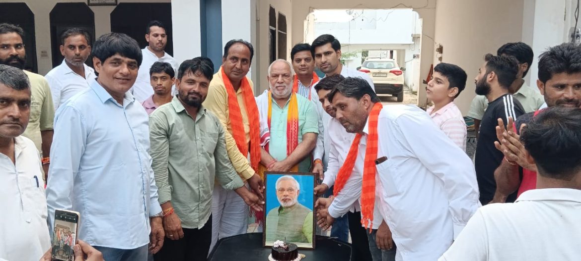 प्रधानमंत्री के जन्मदिन पर स्याल गाँव में रक्तदान शिविर :