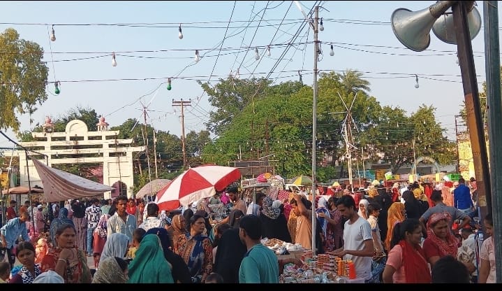तहसील रोड पर रामलीला मैदान में अवैध पैठ विक्रेताओं का कब्जा :