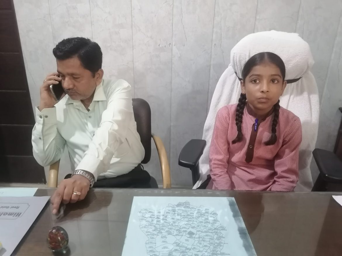 मिशन शक्ति फेज 5.0 के तहत कस्तूरबा गांधी आवासीय विद्यालय की छात्रा तनु एक दिन के लिए बनी उप जिलाधिकारी :