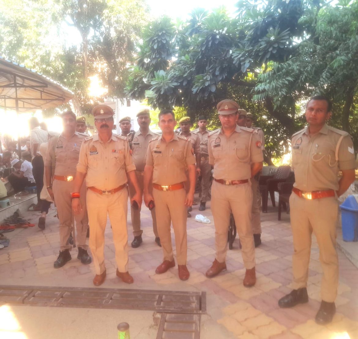 आई लव मौहम्मद को लेकर जुमे की नमाज के दौरान तमाम मस्जिदों पर तैनात रही पुलिस शांतिपूर्ण अदा हुई नमाज :