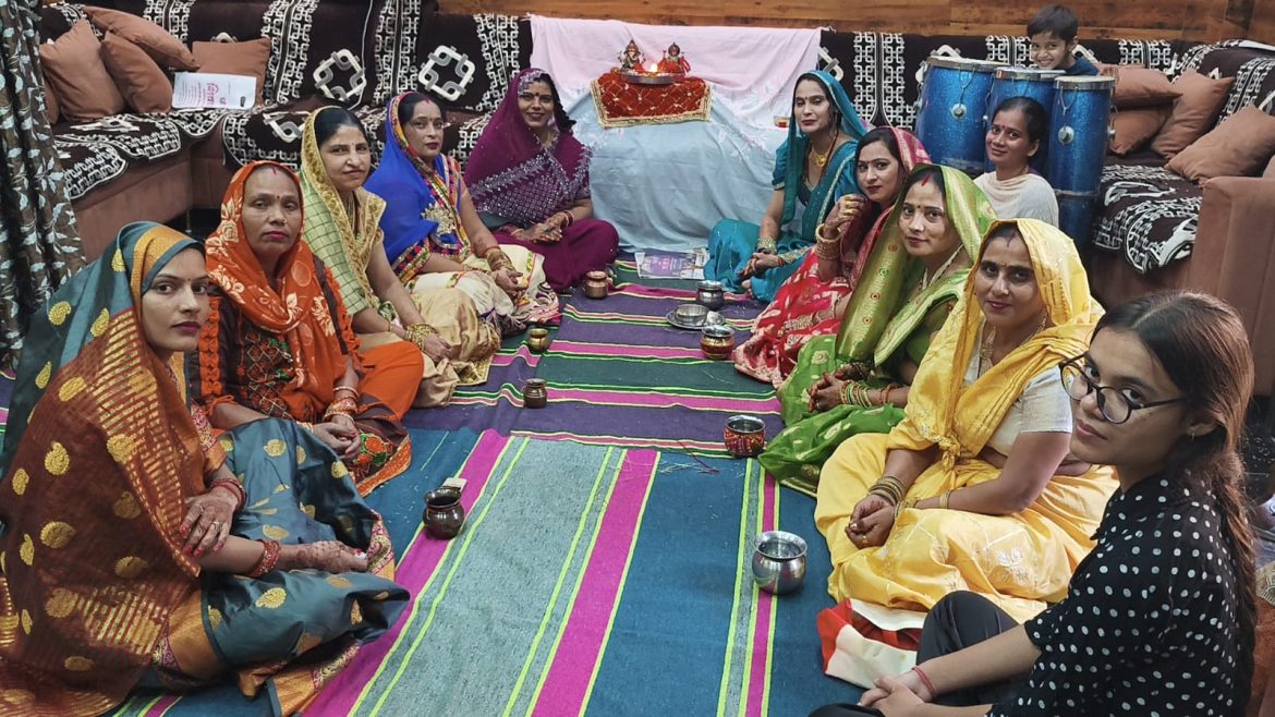 बेटा घर का चिराग तो बेटी घर चिराग़ की रोशनी है अखिल विद्या समिति के नारी परिषद द्वारा अहोई अष्टमी सामूहिक कथा का आयोजन