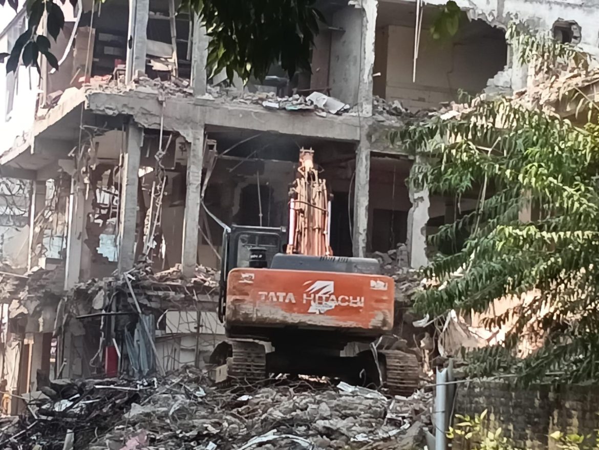 व्यापारियों को लेकर दिल्ली और लखनऊ में मंत्रियों से मिलवाने के बाद मीडिया के सामने दावे करने वाले कि कुछ नहीं होगा, वो नजर तक नहीं आए :