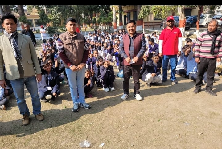 कृषक इण्टर कालिज में कोलगेट द्वारा दन्त सुरक्षा शिविर का आयोजन :