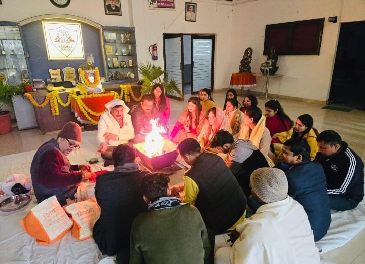 कृष्णा ग्रुप ऑफ़ इंस्टीट्यूशन्स में बसंत पंचमी का भव्य आयोजन :