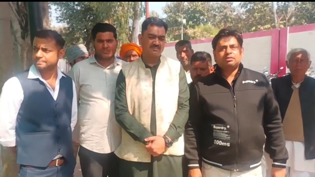 मुंडाली हत्याकांड: पुलिस पर कार्रवाई न करने का आरोप, ग्रामीणों ने किया एसएसपी कार्यालय का घेराव :