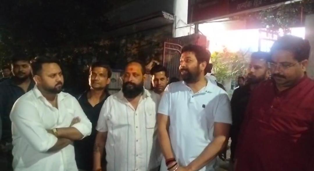 मेरठ: पंजाब निवासी हिंदू युवती को मुस्लिम युवक ने बहला-फुसलाकर घर में कैद किया, पुलिस ने सकुशल बरामद कर आरोपी को हिरासत में लिया :