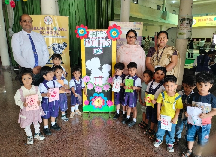दिल्ली ग्लोबल स्कूल में मातृ दिवस का आयोजन :