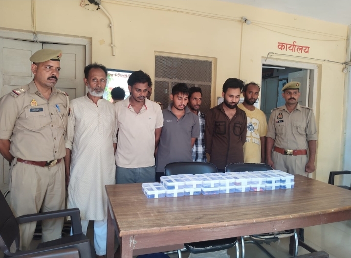 मवाना पुलिस की बड़ी कार्रवाई, 650 ग्राम चरस व लैपटॉप समेत 6 आरोपी गिरफ्तार :
