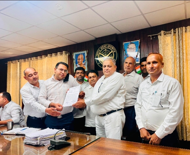 फ्रंट कार्यालय खोले जाने के आदेश का मवाना सिविल बार एसोसिएशन ने किया विरोध, मुख्यमंत्री को भेजा ज्ञापन :