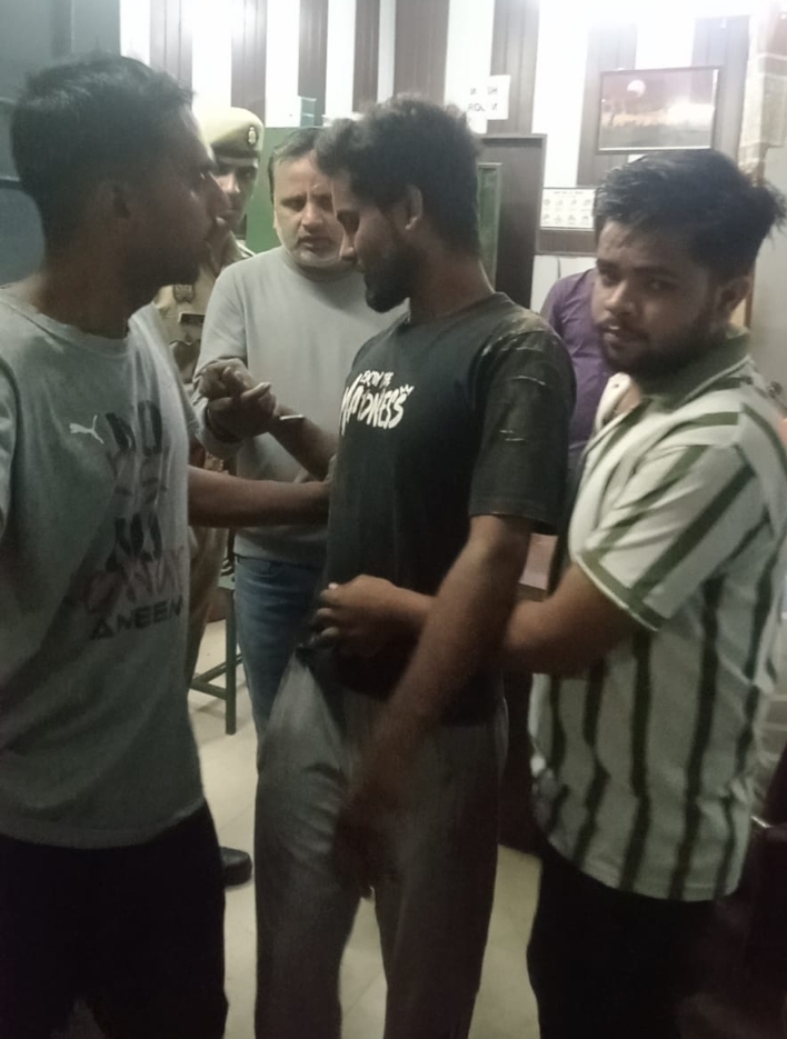 इंस्टाग्राम पर वीडियो पोस्ट करने के बाद युवक ने खुद को मारी गोली, हालत गंभीर :
