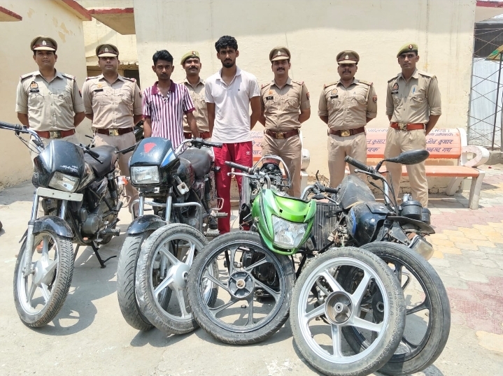 मवाना पुलिस द्वारा बाईक चोर गिरोह के दो शातिर चोर गिरफ्तार,चोरी की 4 मोटर साईकिल बरामद  :
