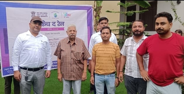 कैच द रेन’ अभियान के तहत जल संरक्षण पर संगोष्ठी, अमृत सरोवर का किया निरीक्षण :