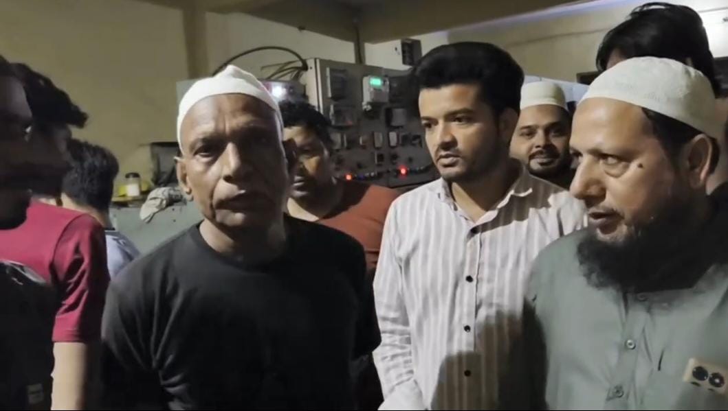 हाईटेंशन खंभा टूटकर घर पर गिरा, करंट की चपेट में आए बच्चे :