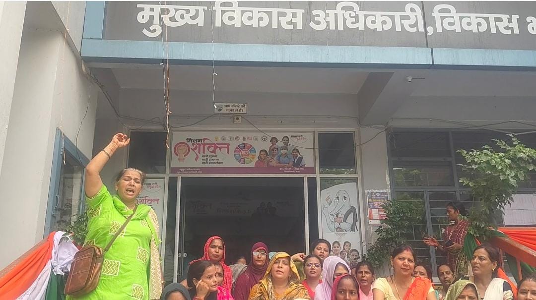 मेरठ:में यूपीएसआरएलएम कैडरों ने उठाईं छह प्रमुख मांगें, मानदेय बढ़ाने से लेकर OTP व्यवस्था खत्म करने की मांग :