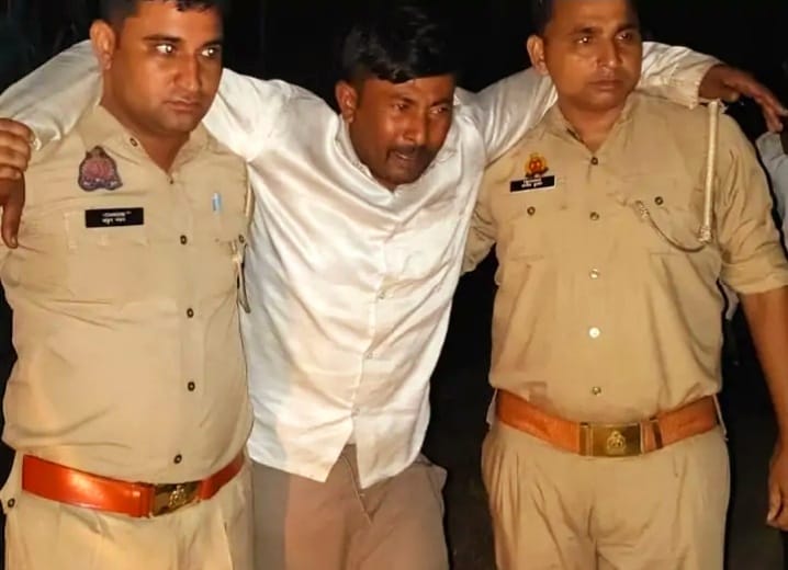 बहसूमा चोरी का खुलासा, मुठभेड़ में दो बदमाश गिरफ्तार :