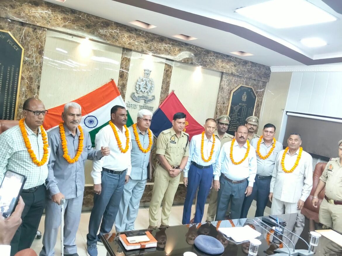 पुलिस लाइन्स मेरठ में सेवानिवृत्त पुलिसकर्मियों को दी भावभीनी विदाई :