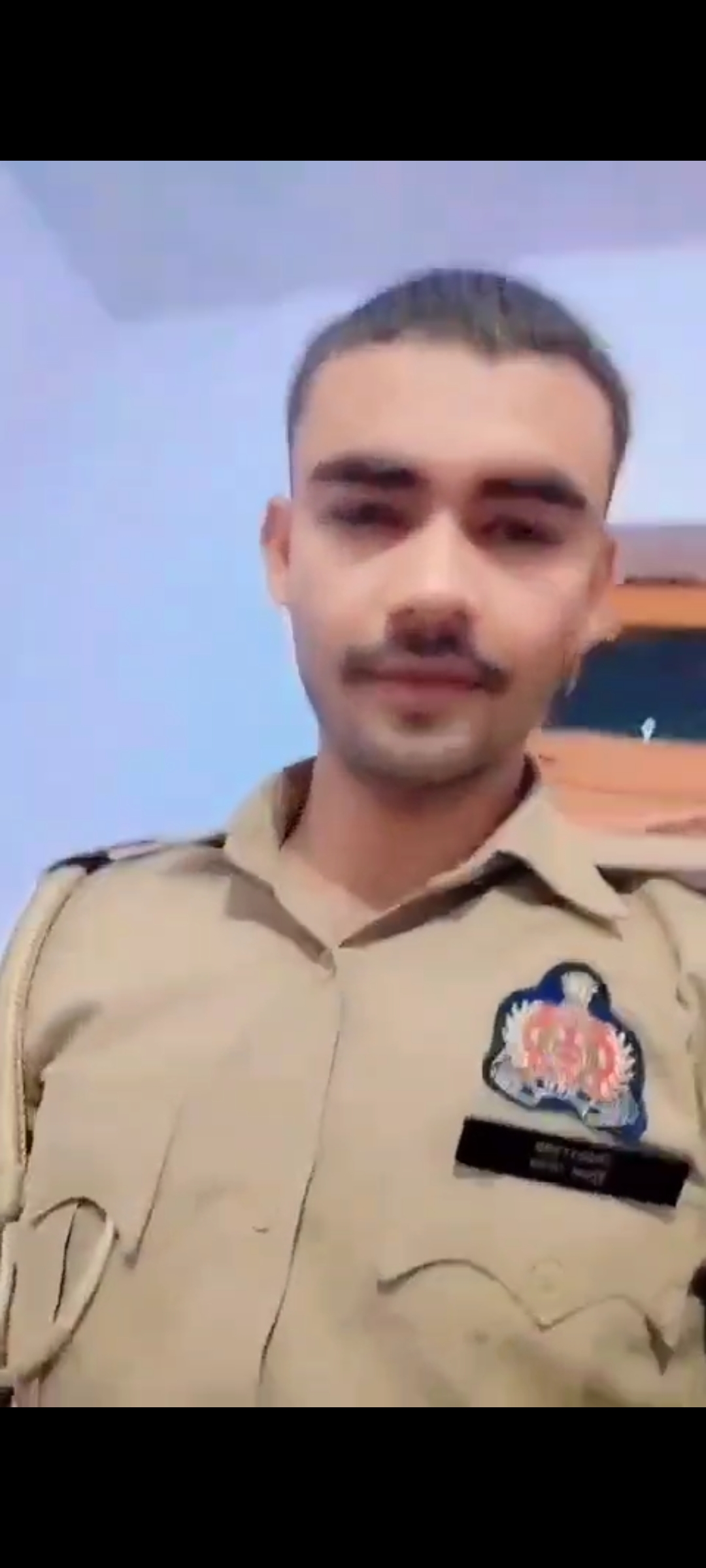 नाबालिग ने पुलिसकर्मी पर गंभीर आरोप लगाते हुए वीडियो वायरल एसएसपी से की शिकायत, कार्रवाई की मांग :